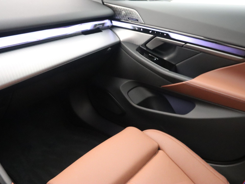 BMW 530 5 Serie 530e Touring M-Sport Pro Edition PERIDOTGR — photo 15