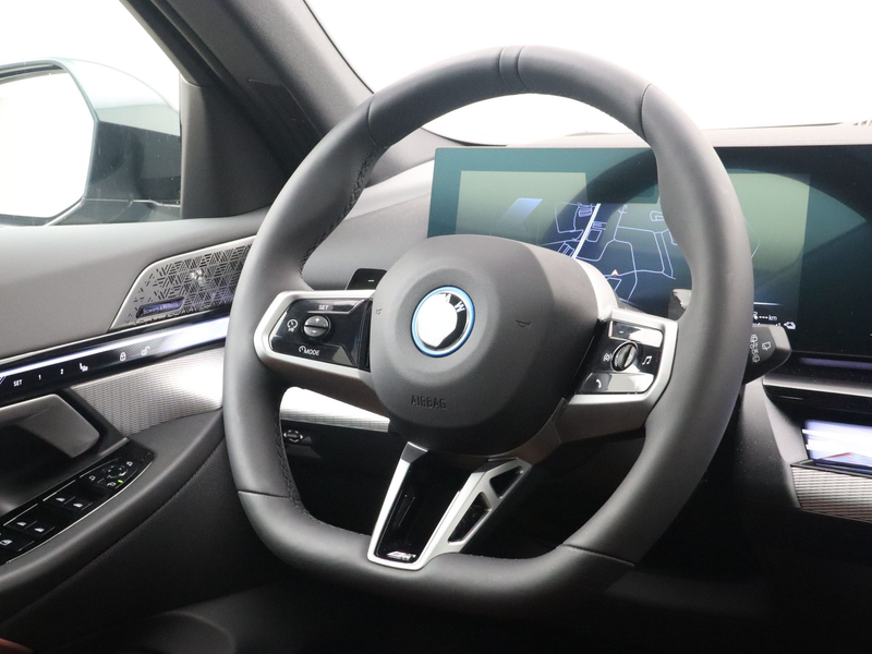 BMW 530 5 Serie 530e Touring M-Sport Pro Edition PERIDOTGR — photo 2