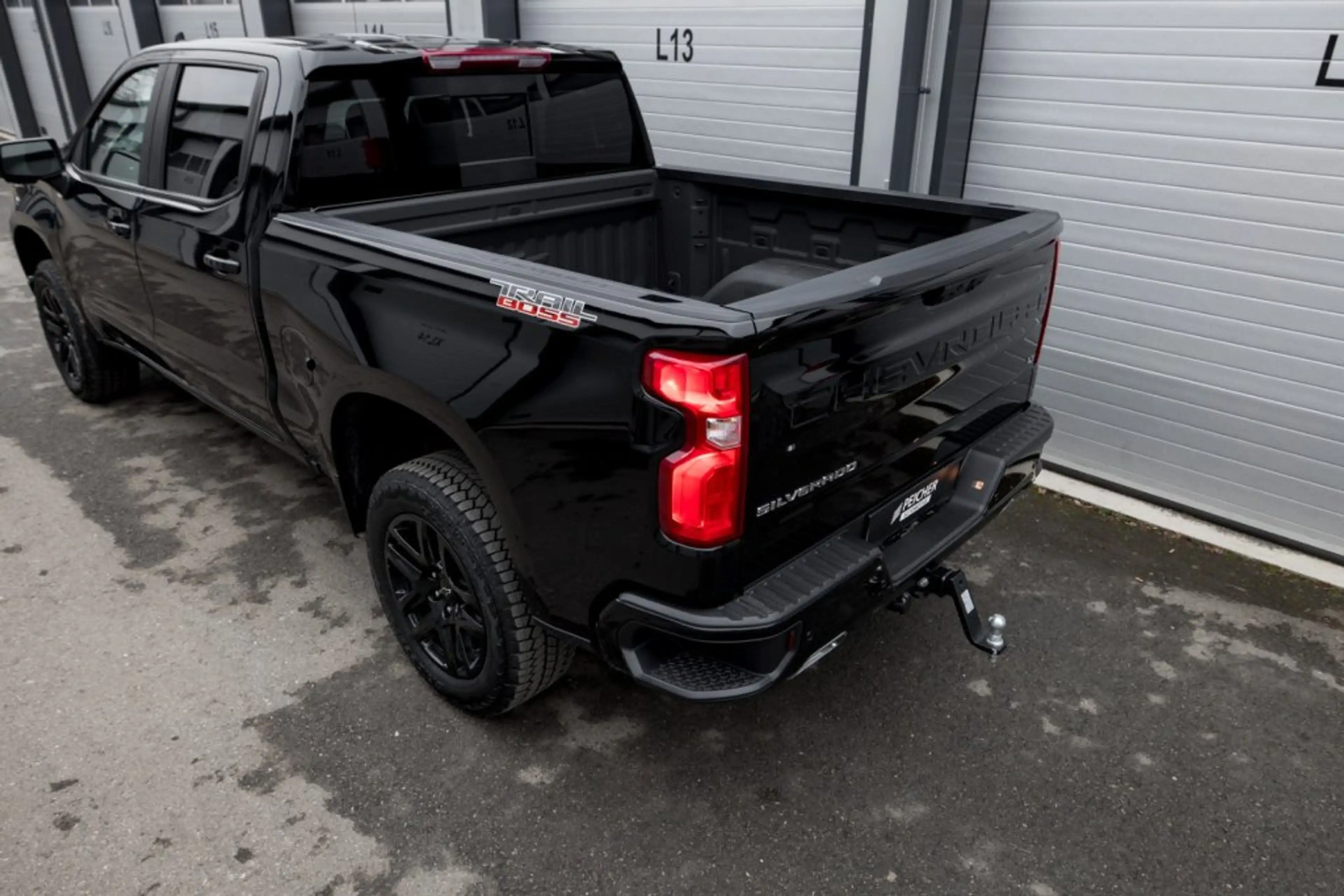 Chevrolet Silverado 1500 LT Trail Boss Crew Cab Short Box 4x4 — photo 11