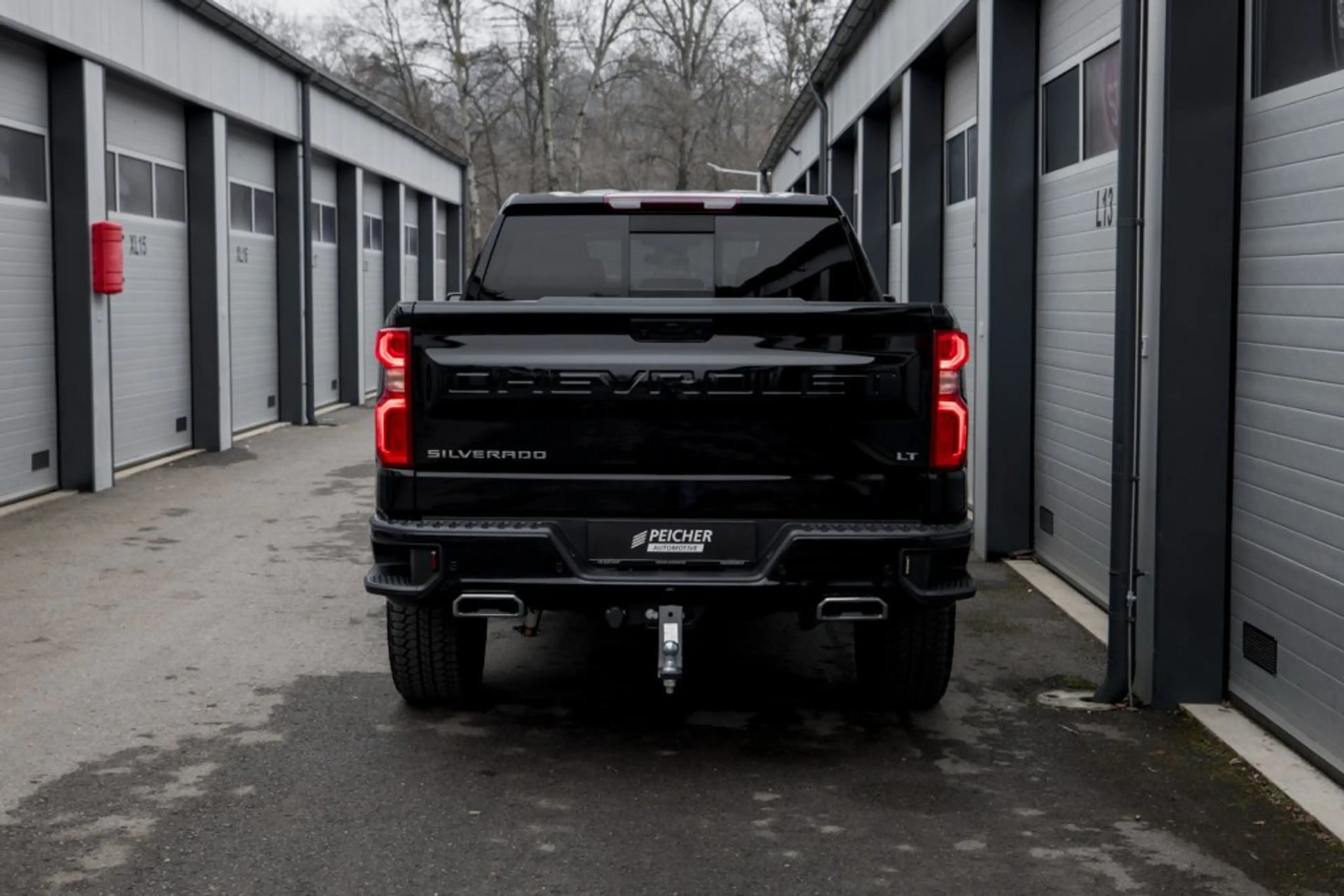 Chevrolet Silverado 1500 LT Trail Boss Crew Cab Short Box 4x4 — photo 6