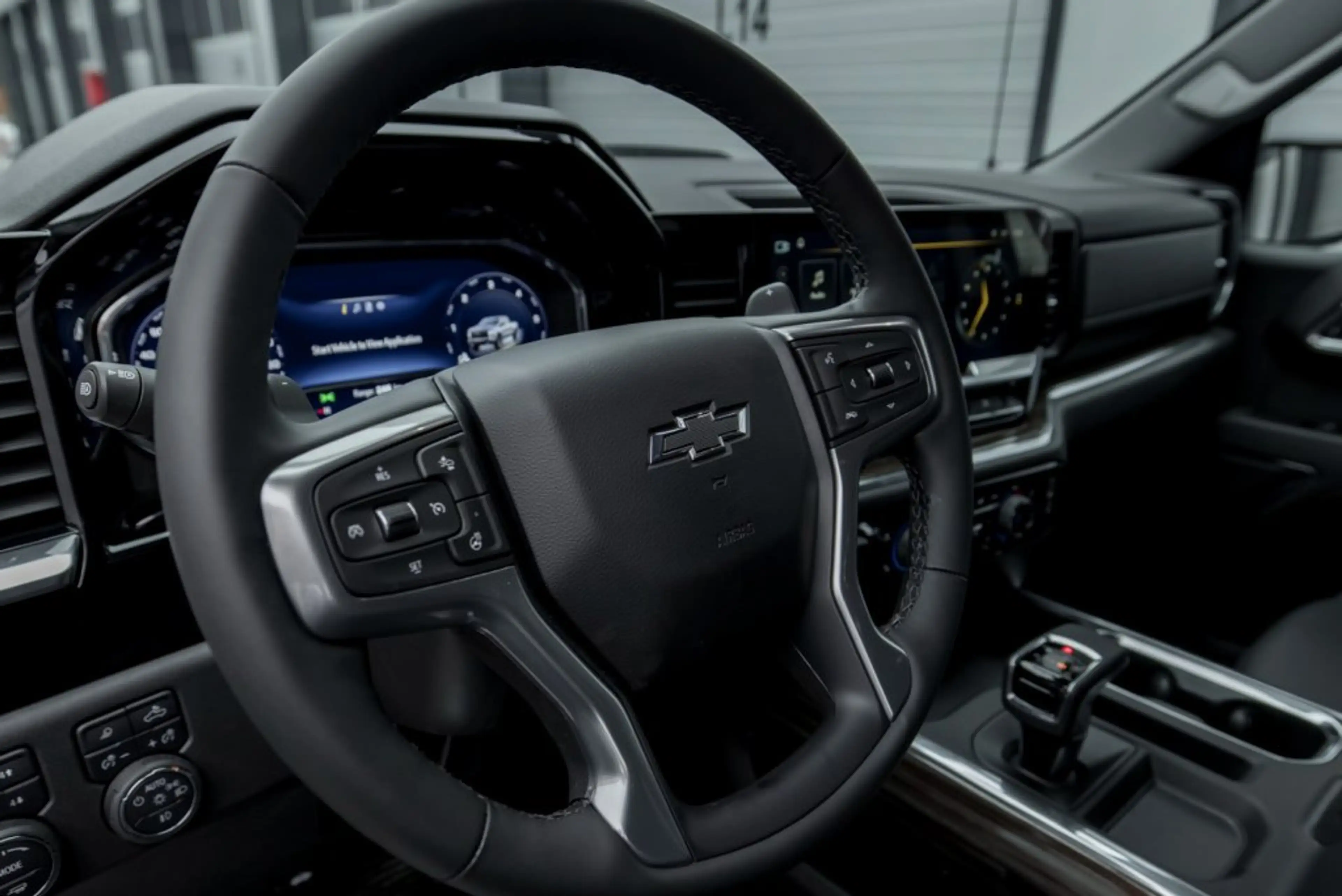 Chevrolet Silverado 1500 LT Trail Boss Crew Cab Short Box 4x4 — photo 15