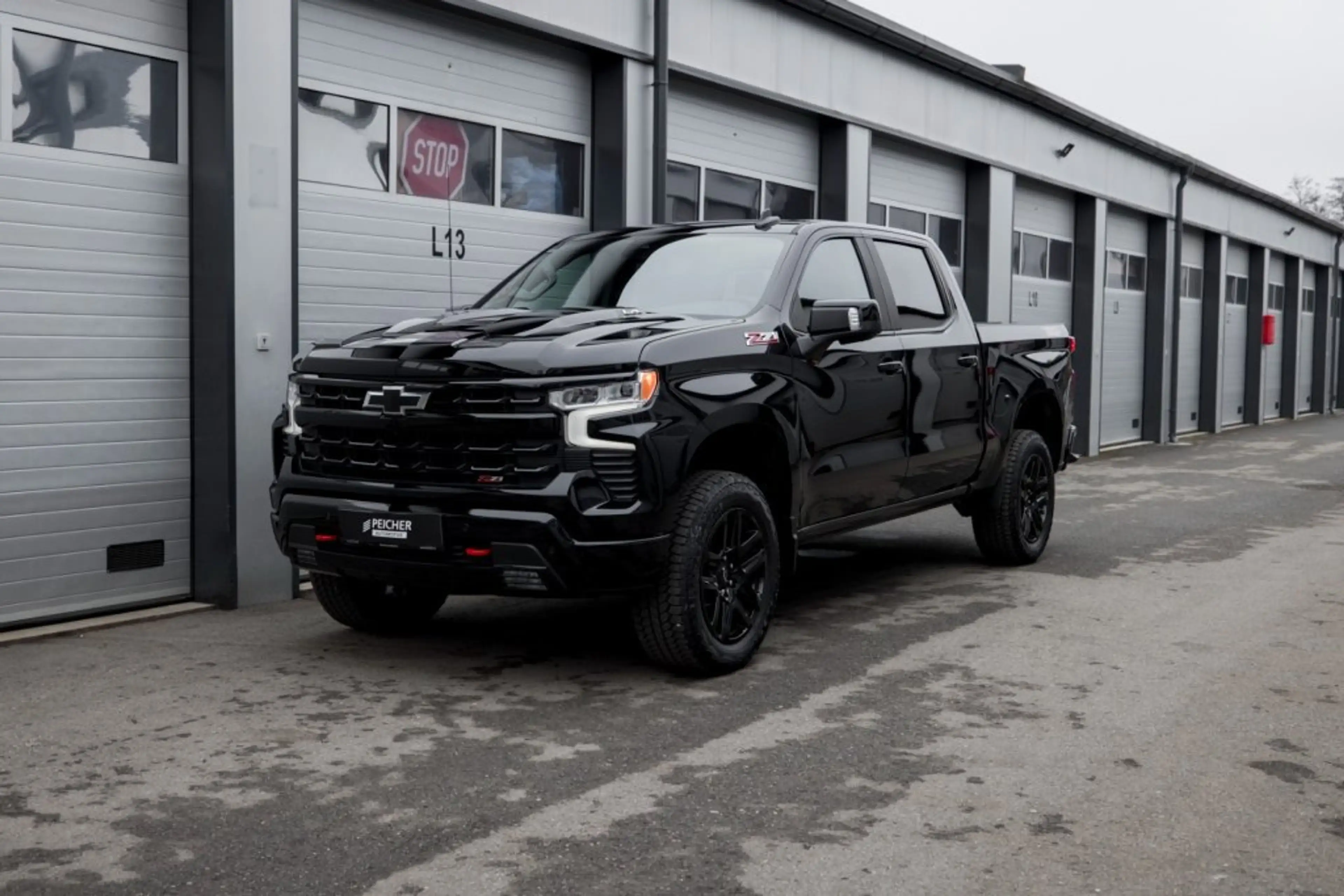Chevrolet Silverado 1500 LT Trail Boss Crew Cab Short Box 4x4