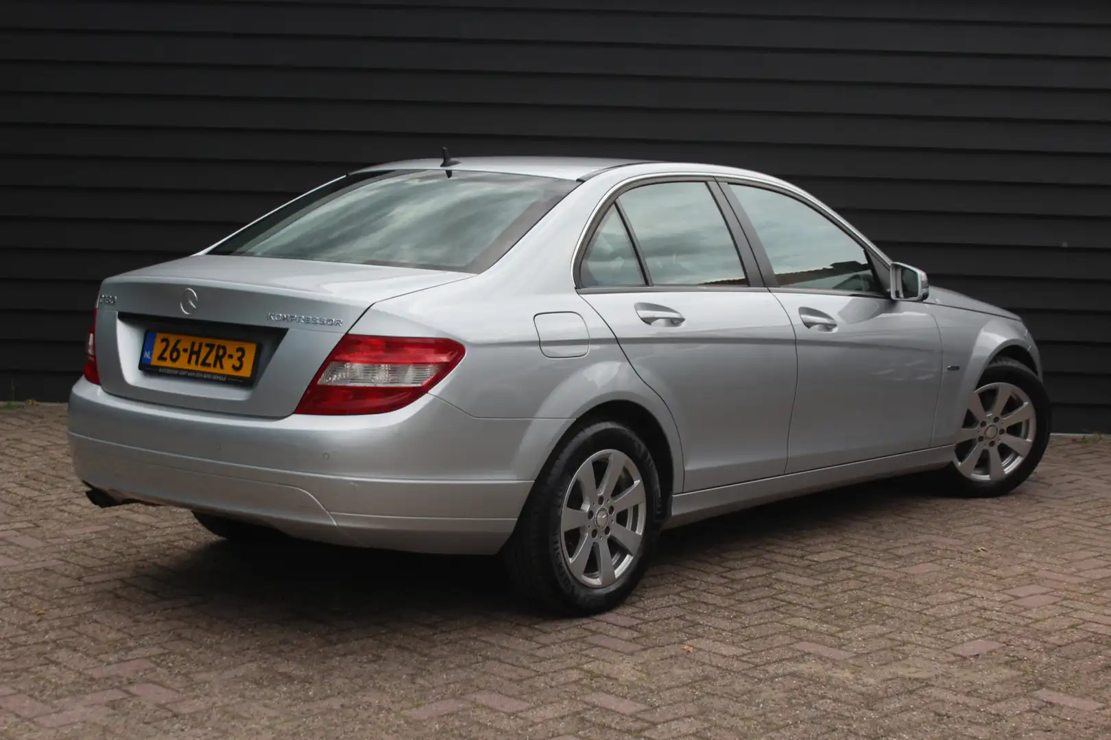 Mercedes-Benz C 180 K BlueEFFICIENCY Business Edition - 117037 KM NAP Gris - 2