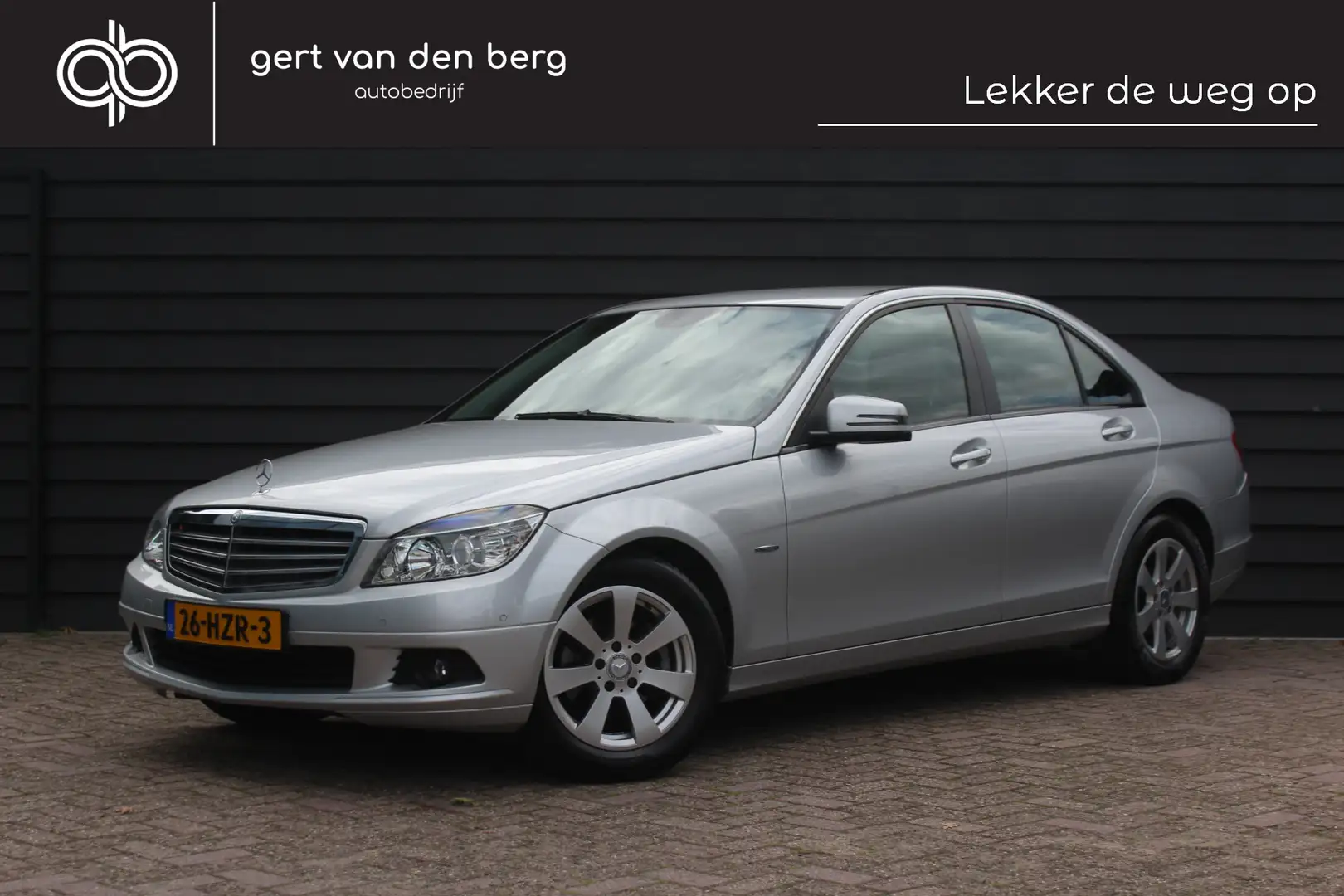 Mercedes-Benz C 180 K BlueEFFICIENCY Business Edition - 117037 KM NAP Gris - 1