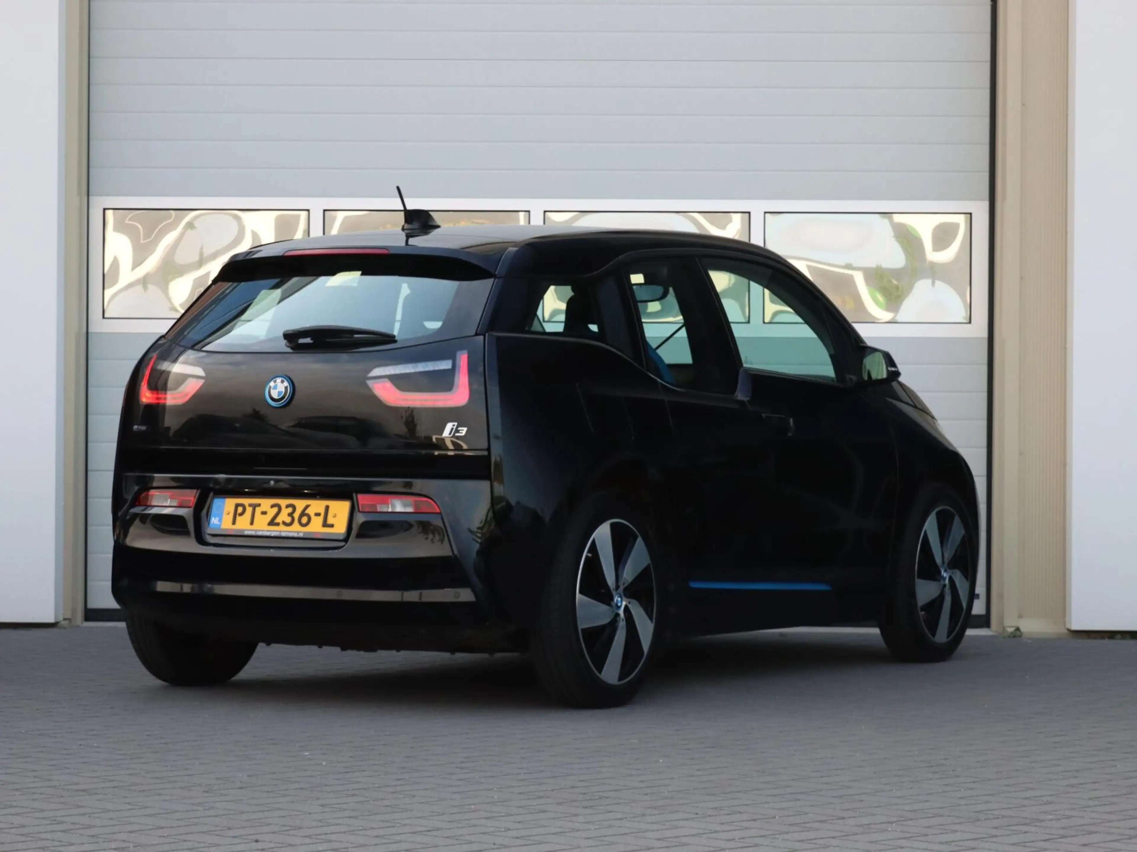 BMW i3 Basis iPerformance 94Ah 33 kWh | SOH 87% | Warmtep — photo 26