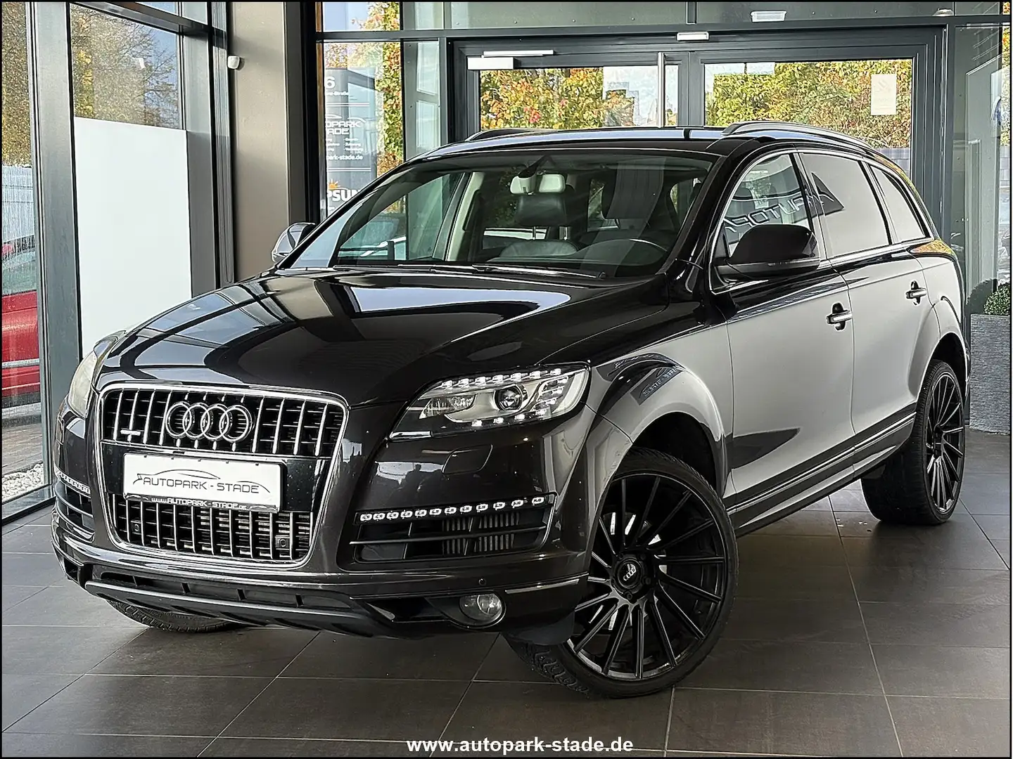 Audi Q7 3.0 TDI quattro 7 Sitzer Bi-Xen Navi Leder FL Grau - 2