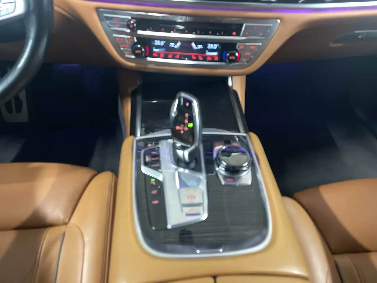 BMW 7 Series снимка BMW 7 Series