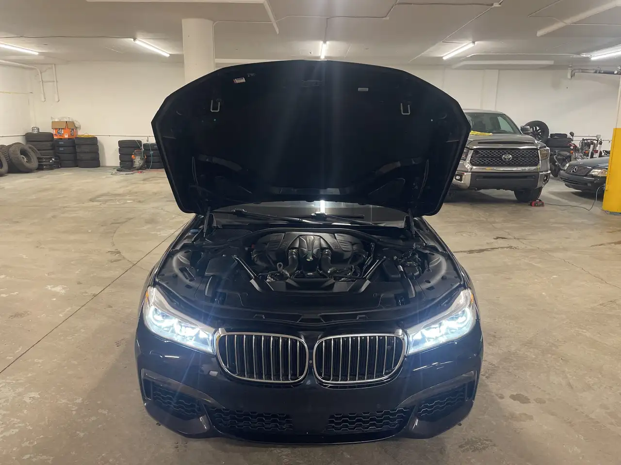 BMW 7 Series снимка BMW 7 Series