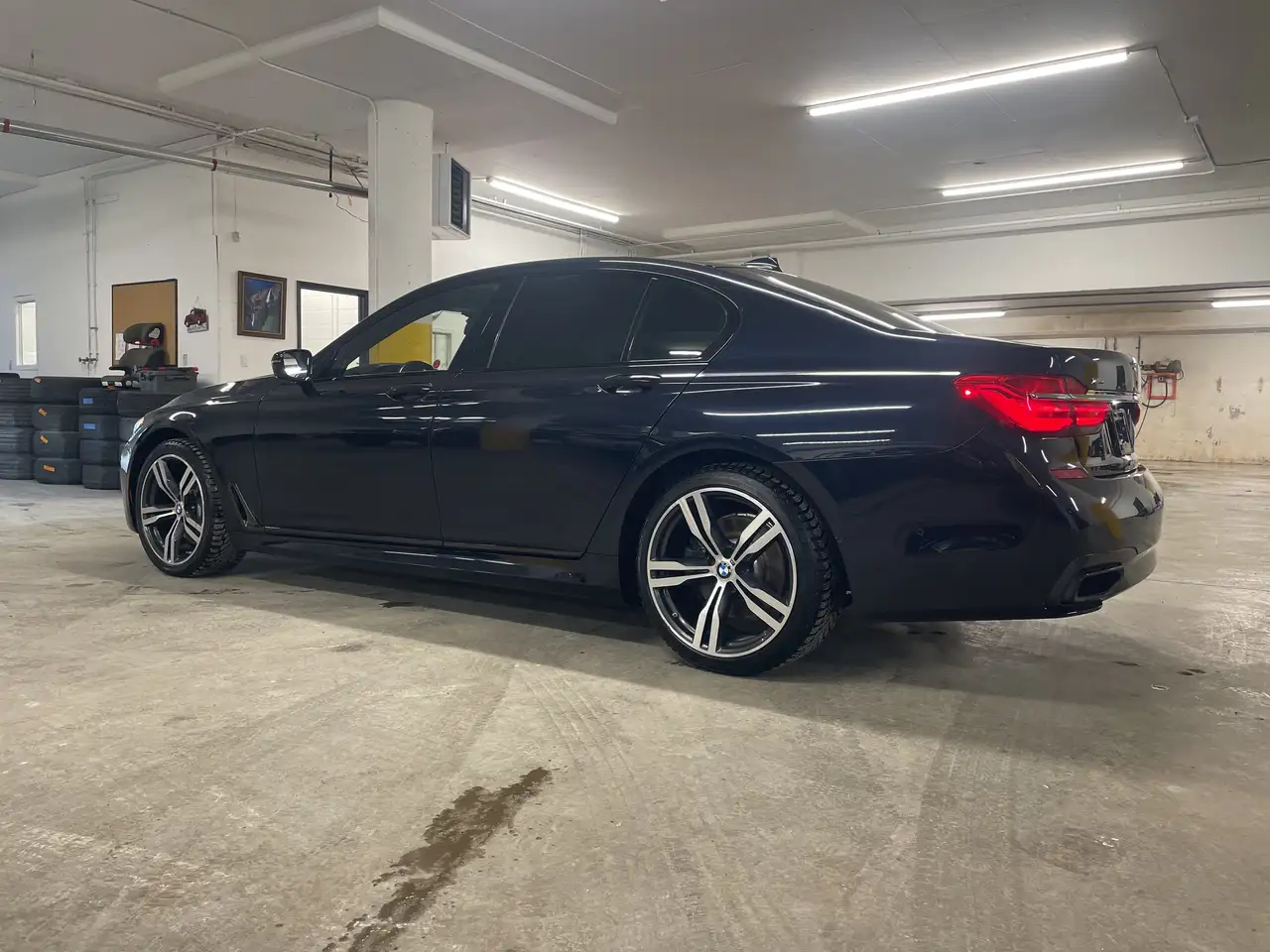 BMW 7 Series снимка BMW 7 Series