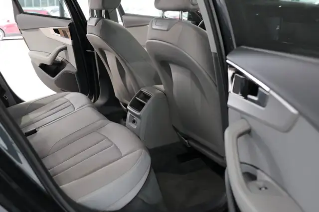 Audi A4 Avant view 30
