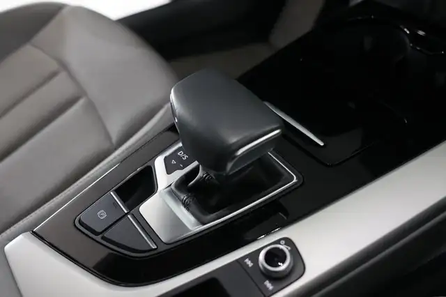 Audi A4 Avant view 27