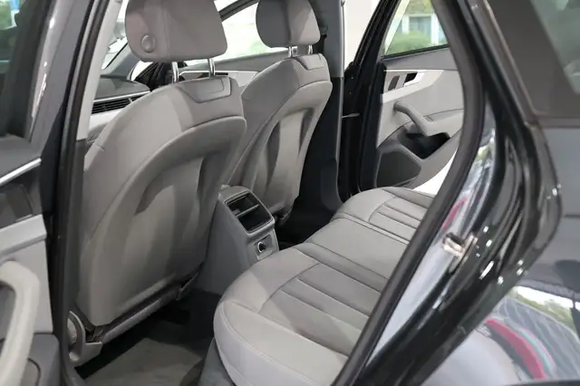 Audi A4 Avant view 28