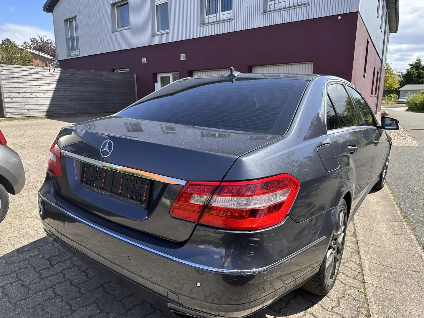 Mercedes-Benz E 300 CDI DPF BlueEFFICIENCY 7G-TRONIC Avantgarde - 2