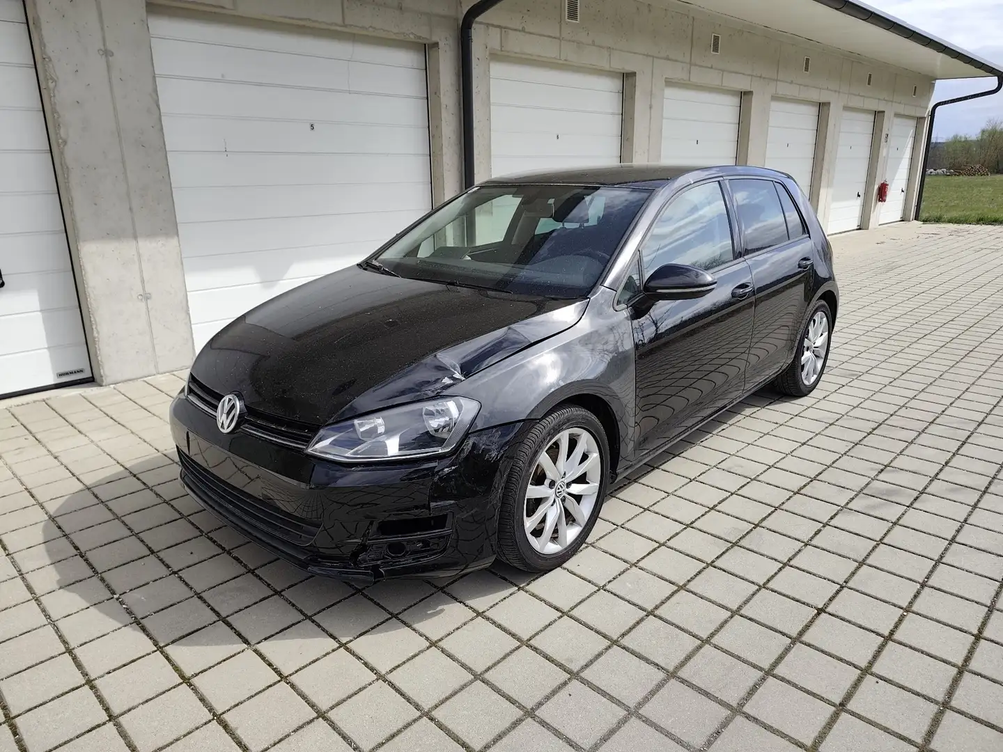 Volkswagen Golf Golf  Lounge 1,2 BMT TSI Schwarz - 2