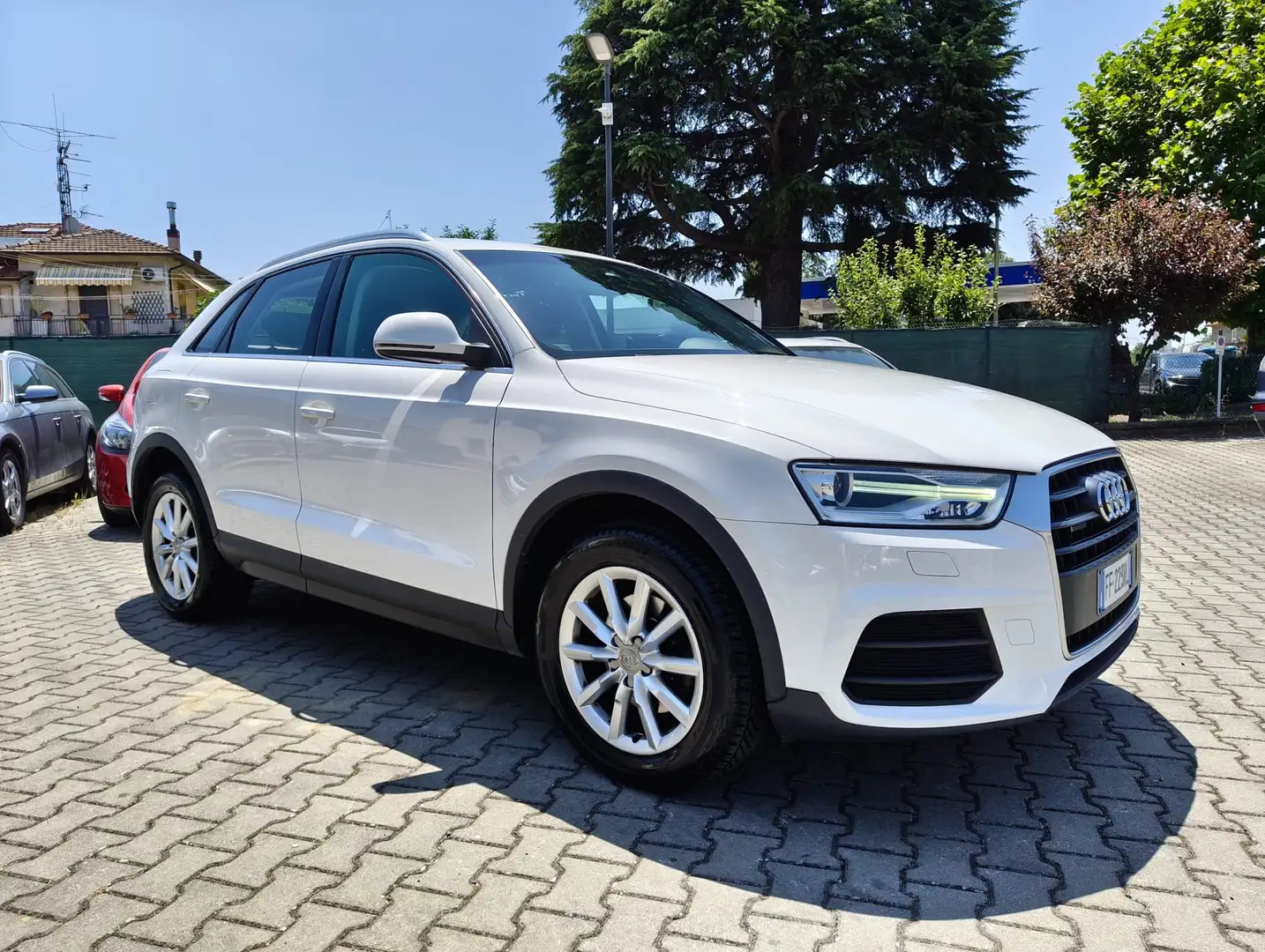 Audi Q3 Q3 2.0 tdi Business quattro 150cv Bianco - 1