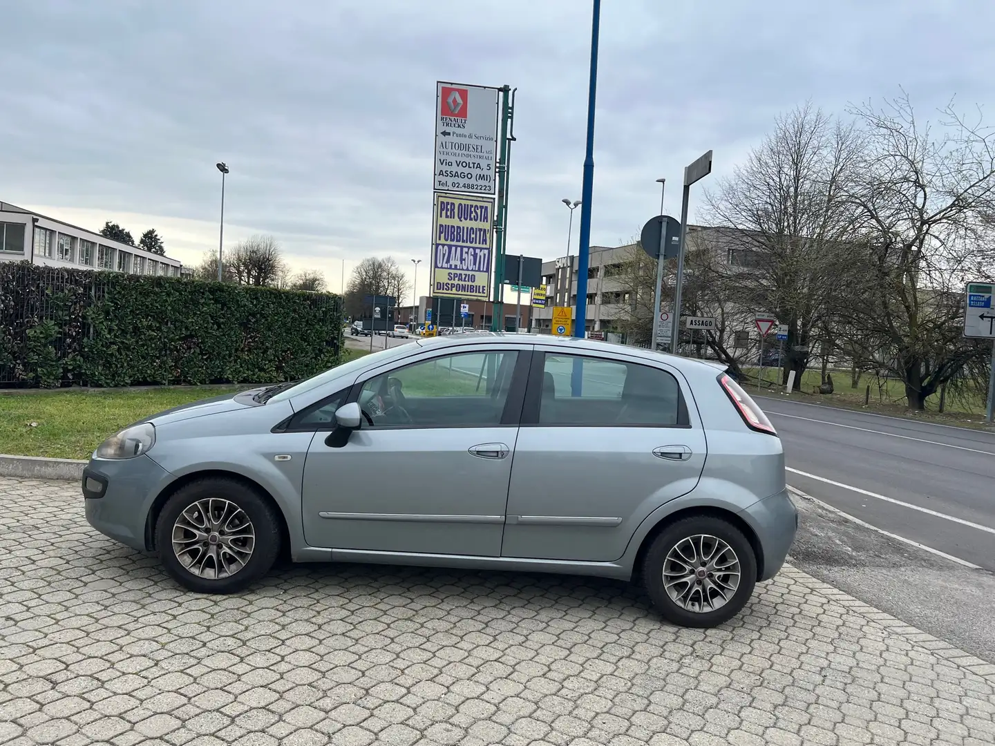 Fiat Punto Evo 5p 1.4 m-air Dynamic s&s 105cv Gris - 1