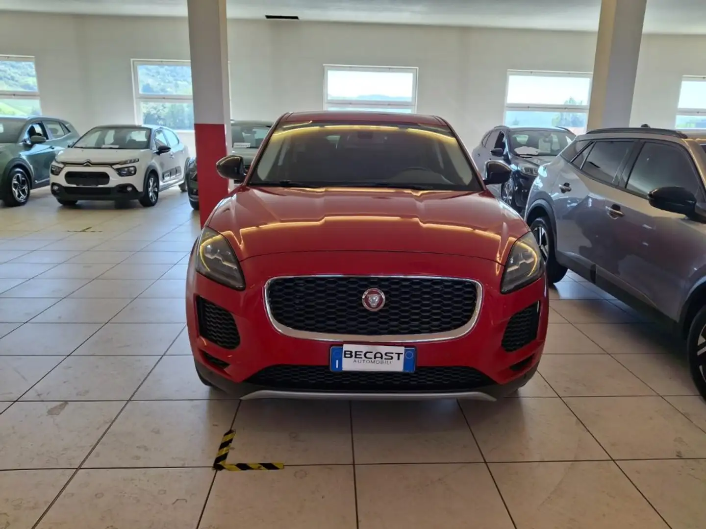 Jaguar E-Pace 2.0D 150 CV AWD aut. Rouge - 2