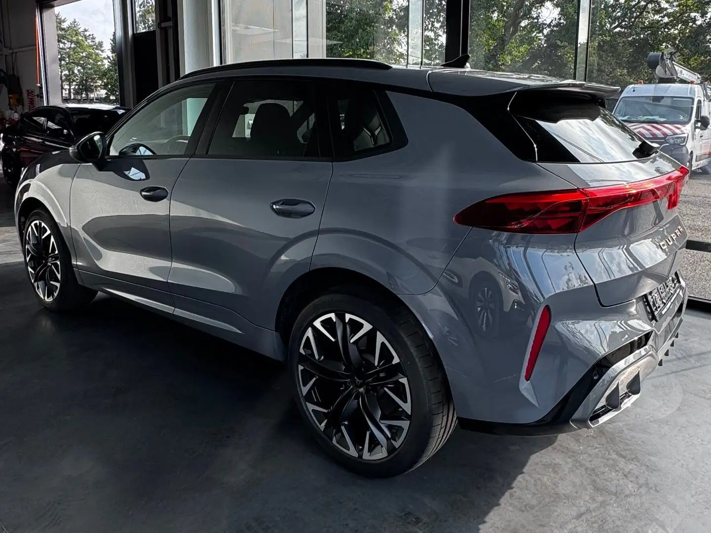 CUPRA Formentor 2.0 TSI DSG7 4DRIVE Gris - 2