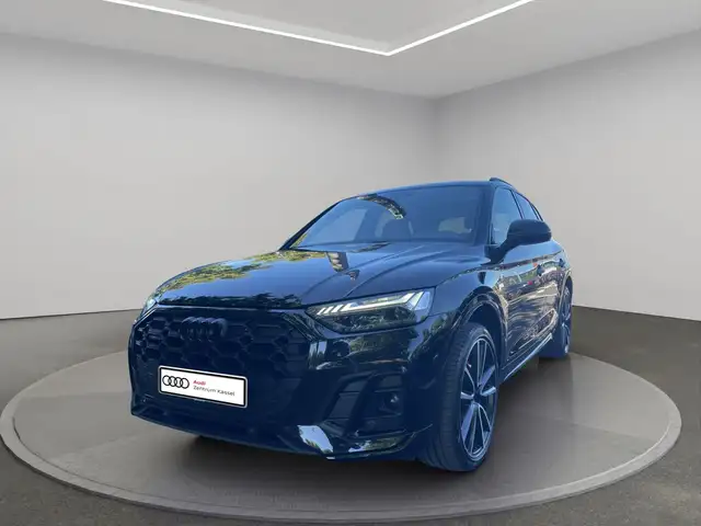 Audi Q5 view 3