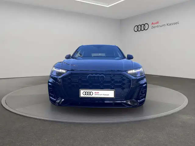 Audi Q5 view 10