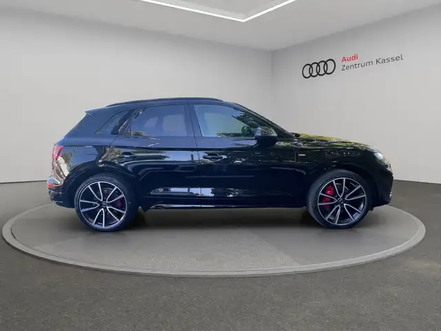 Audi Q5 view 8