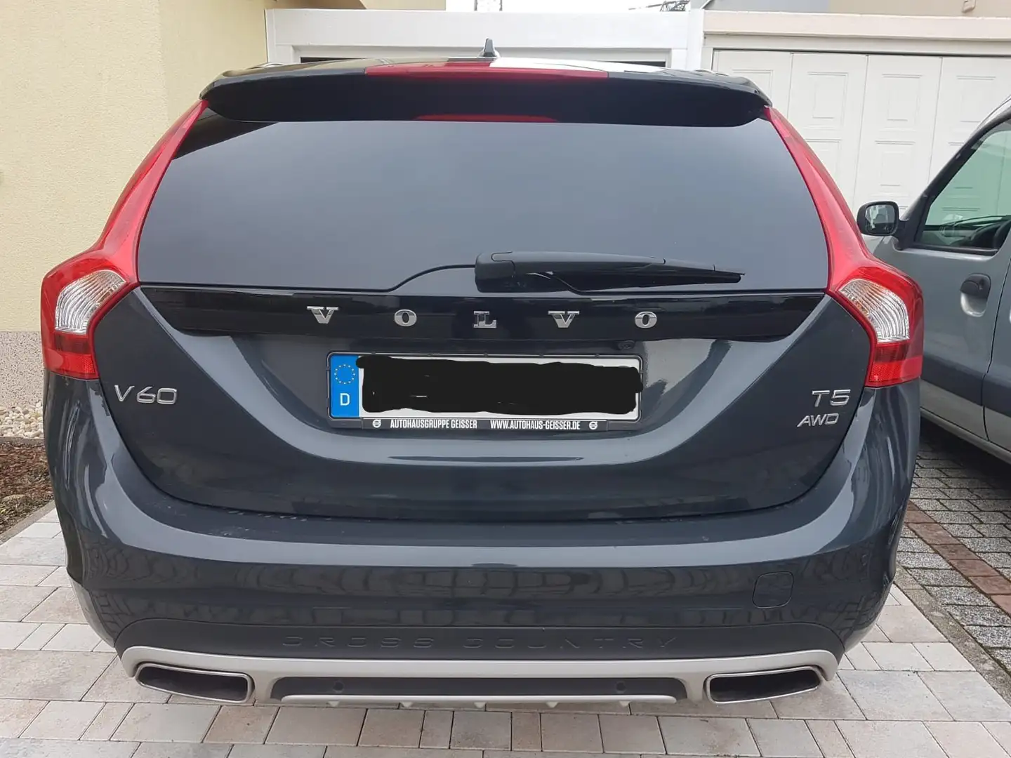 Volvo V60 Cross Country V60+Cross+Country+T5+AWD+Geartronic+Plus Grau - 2