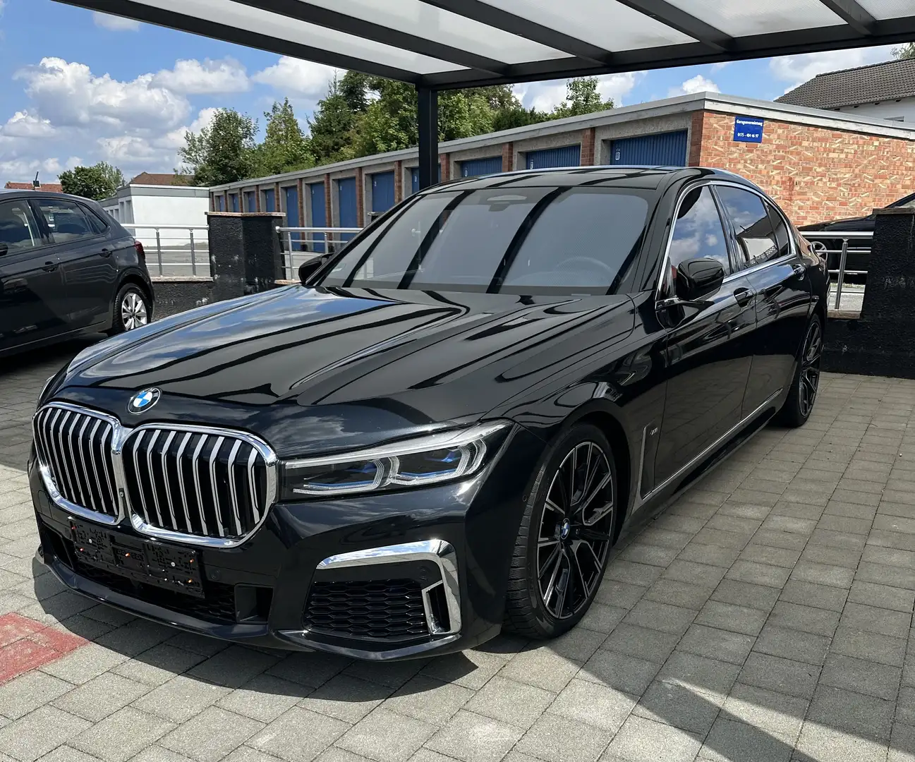 BMW 730 730Ld xDrive *M Sport *Individual*Executiv*TV*Mass Schwarz - 2