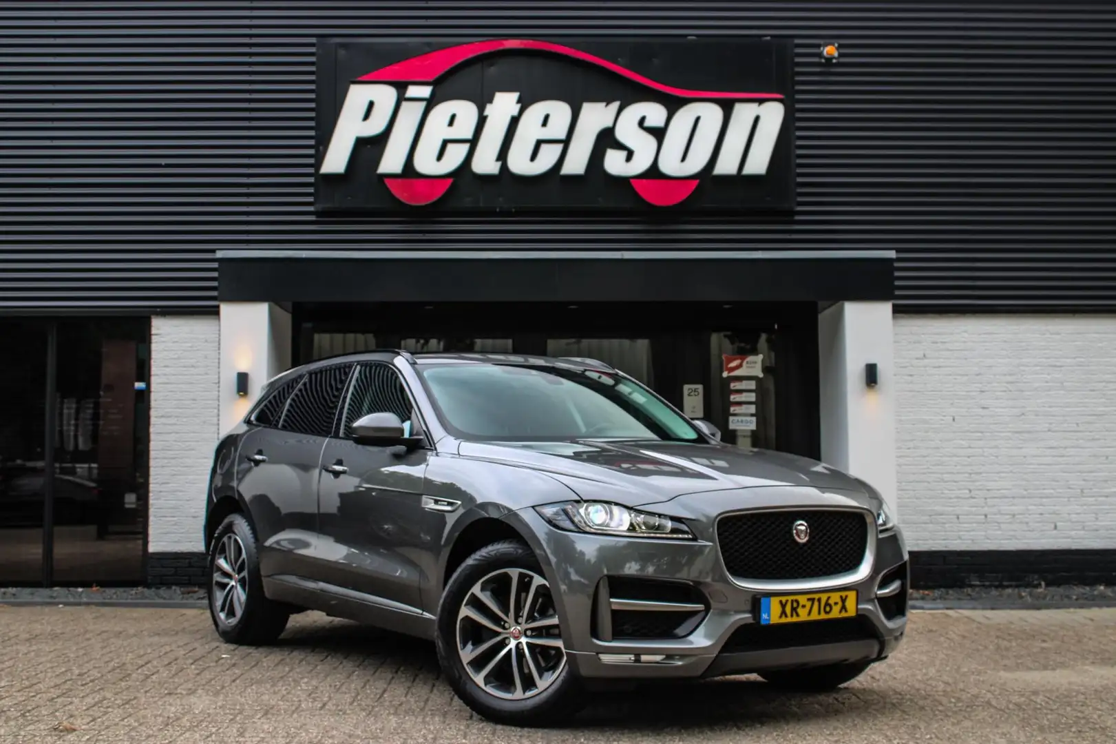 Jaguar F-Pace 2.0 R-Sport AWD PANO CAMERA LEDER XENON Gris - 1