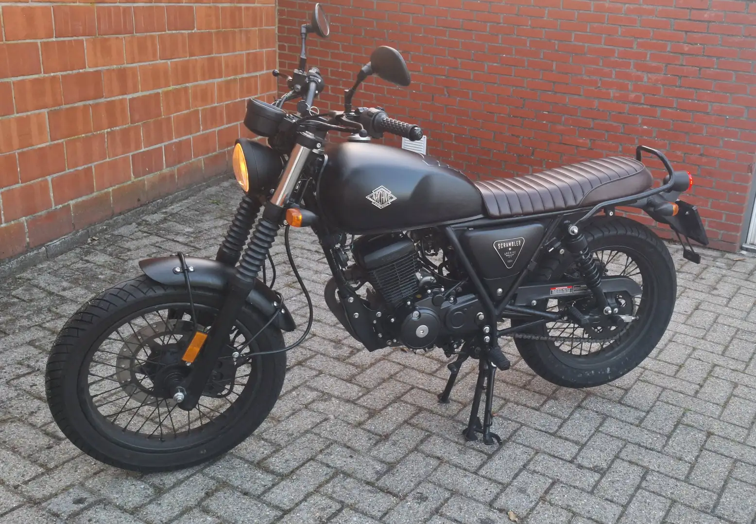 Archive Motorcycle Scrambler 125 Black - 1