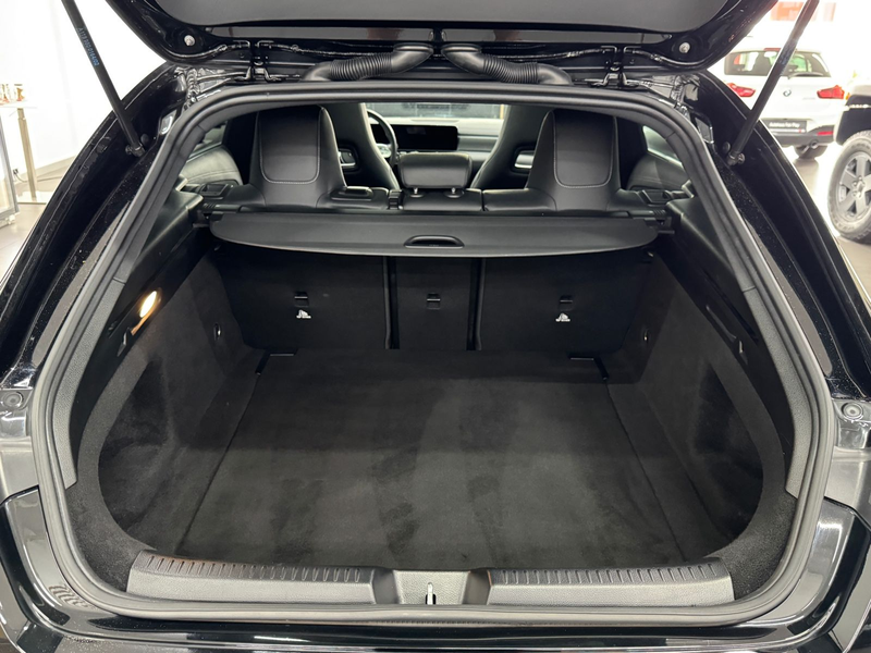 Mercedes-Benz CLA 200 AMG/LED/PANO/AHK/TOP! — photo 9