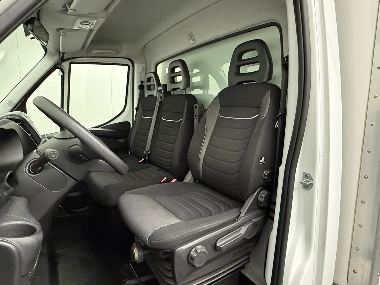 Iveco Daily 2024 — фото 17