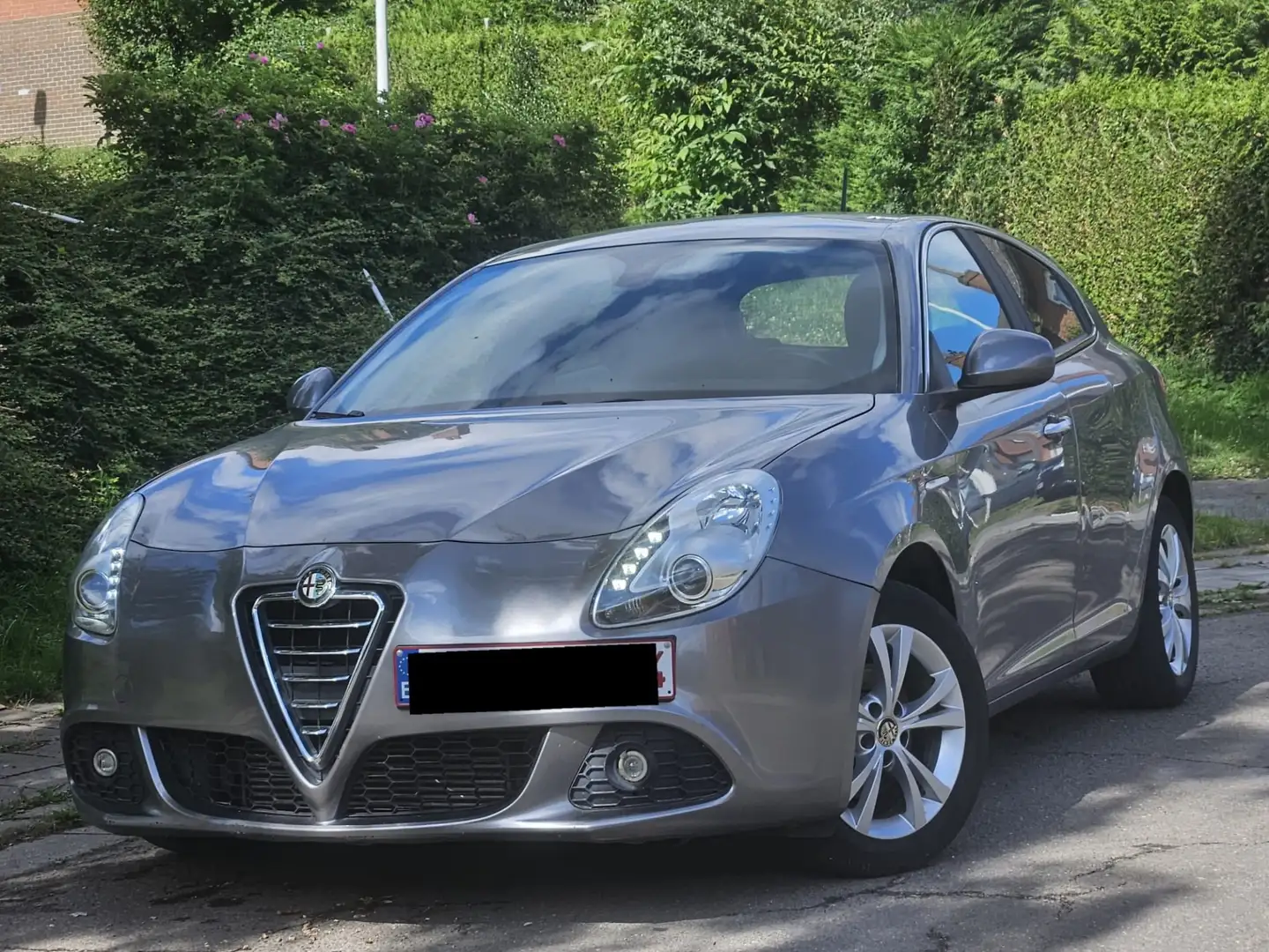 Alfa Romeo Giulietta 1.6 JTD M-Jet Distinctive Start&Stop Grijs - 1