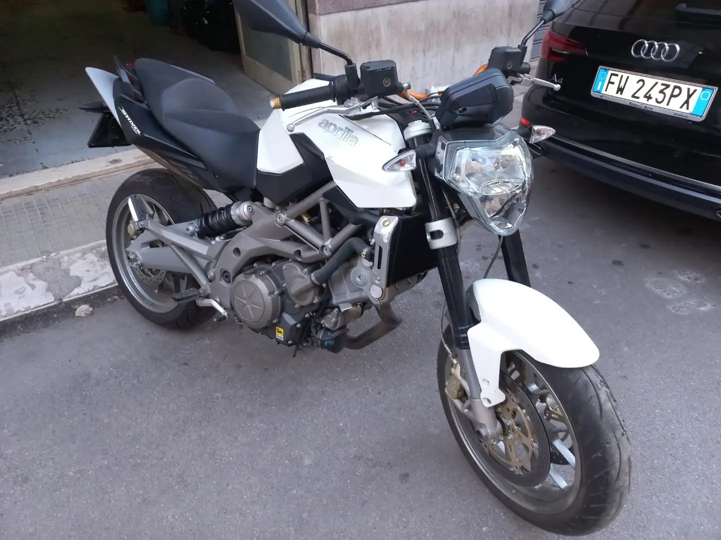Aprilia Shiver 750 Bianco - 2