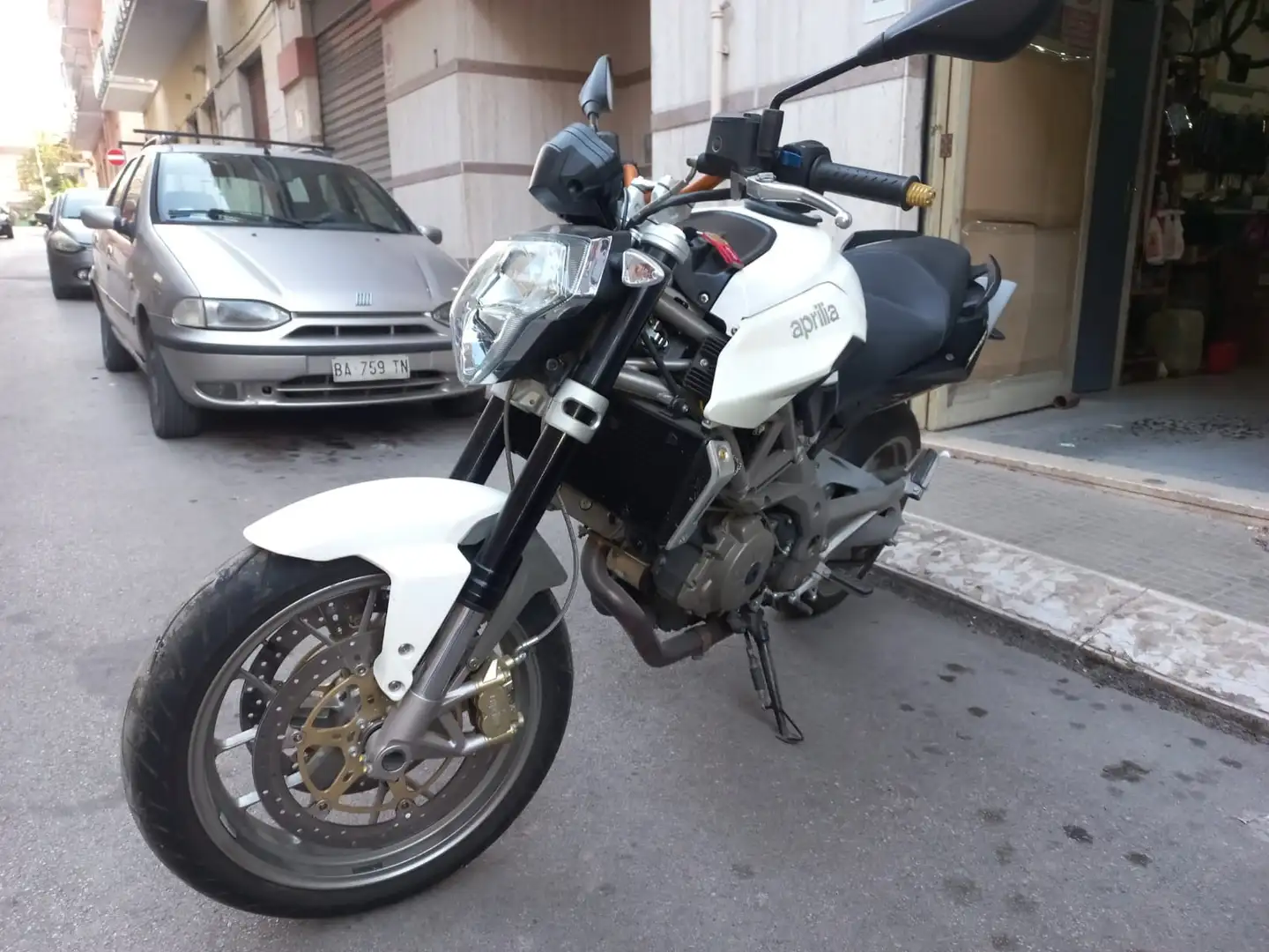 Aprilia Shiver 750 Bianco - 1