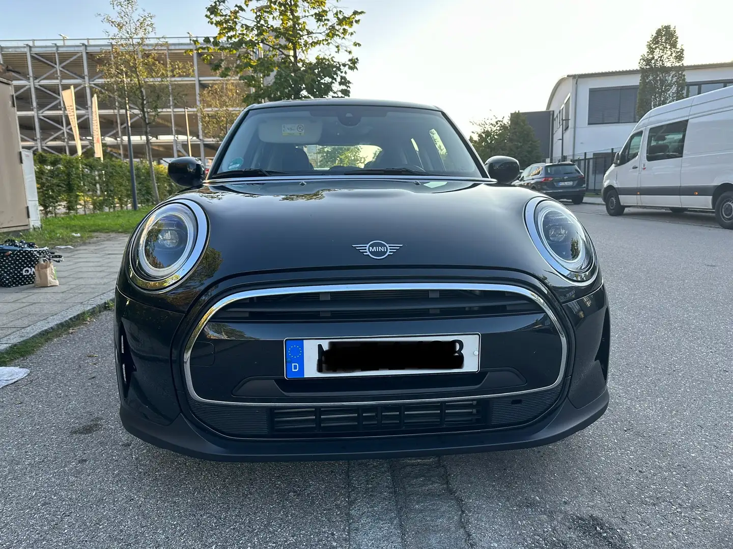 MINI Cooper MINI 5-TÜRER Aut. Schwarz - 1