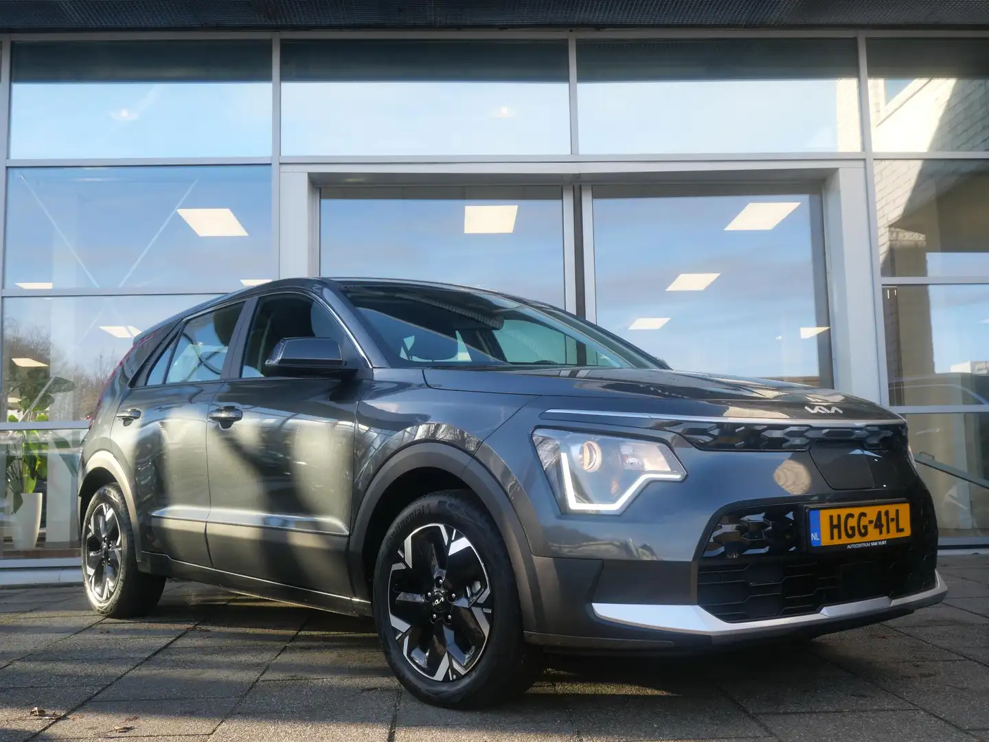 Kia e-Niro EV Light 64.8 kWh | Navigatie | Achteruitrijcamera Gris - 2
