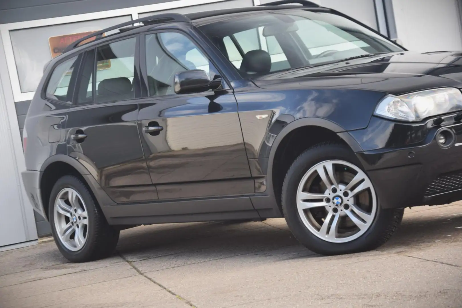 BMW X3 3.0i Executive NL auto / Youngtimer / Panoramadak Nero - 2