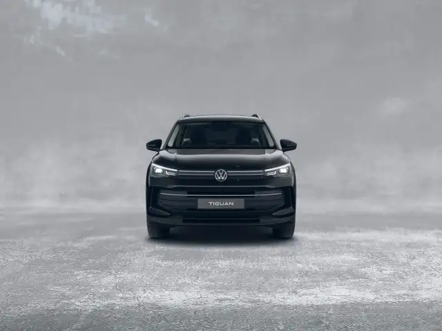 Volkswagen Tiguan view 3