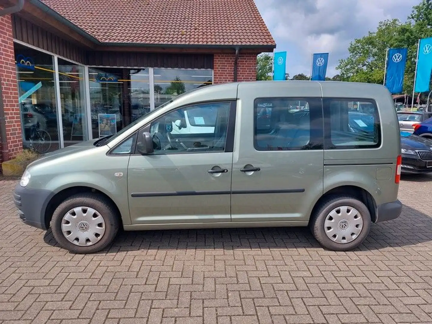 Volkswagen Caddy 1,6 Life **7-Sitze**Klima Verde - 2
