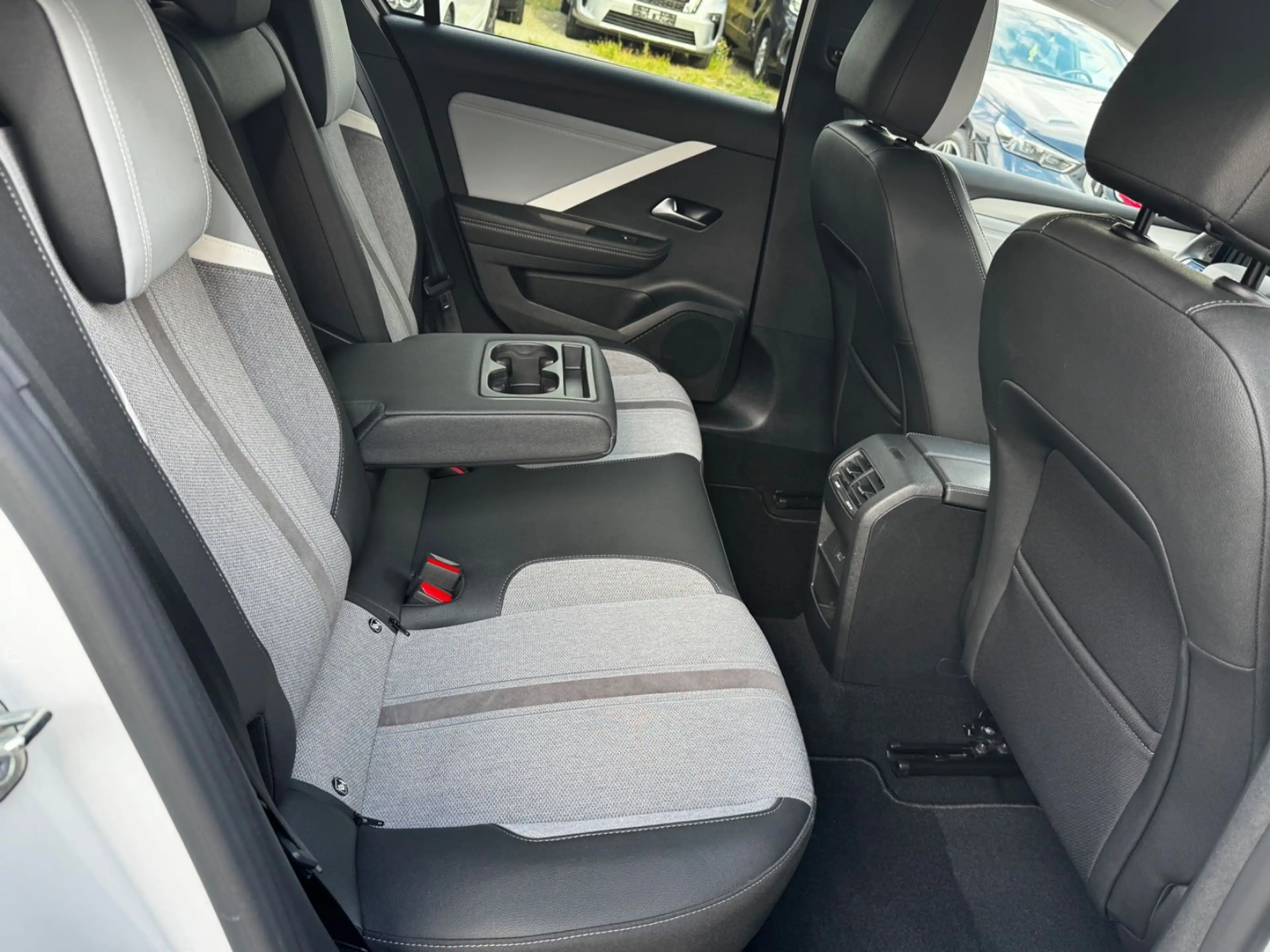 Opel Astra ST 1.5 Diesel Business Elegance — photo 9