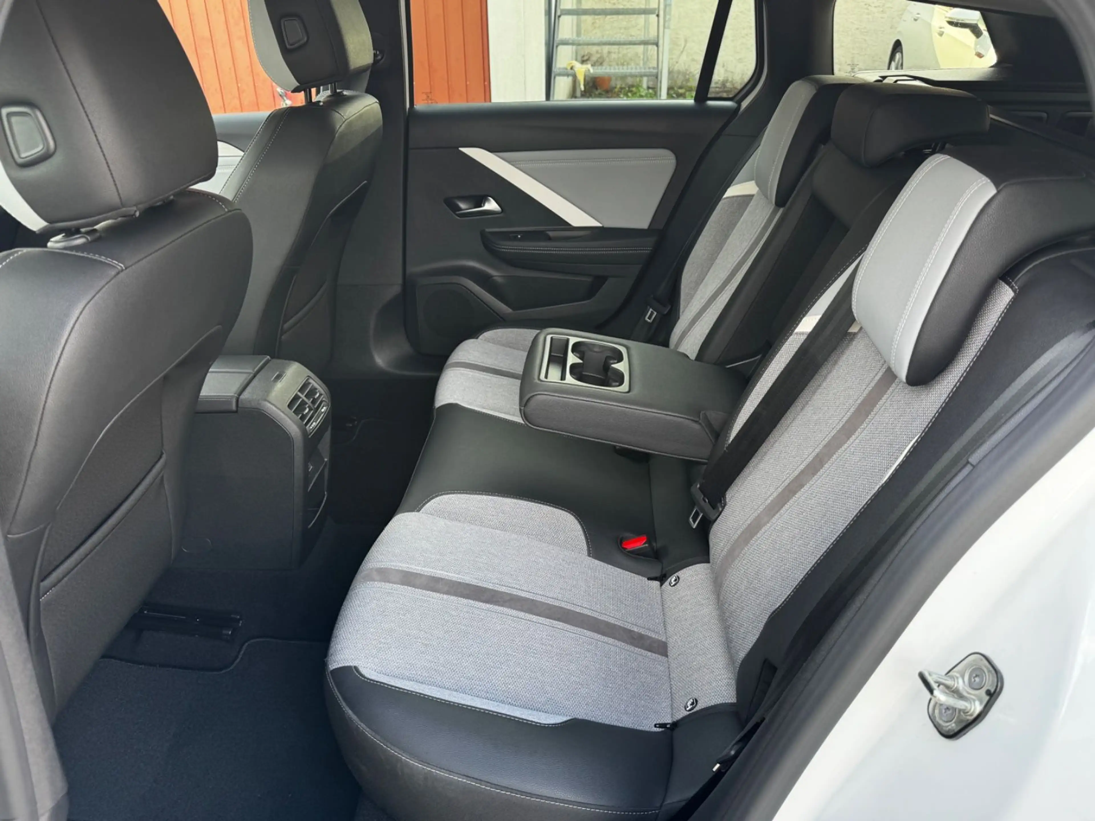 Opel Astra ST 1.5 Diesel Business Elegance — photo 13