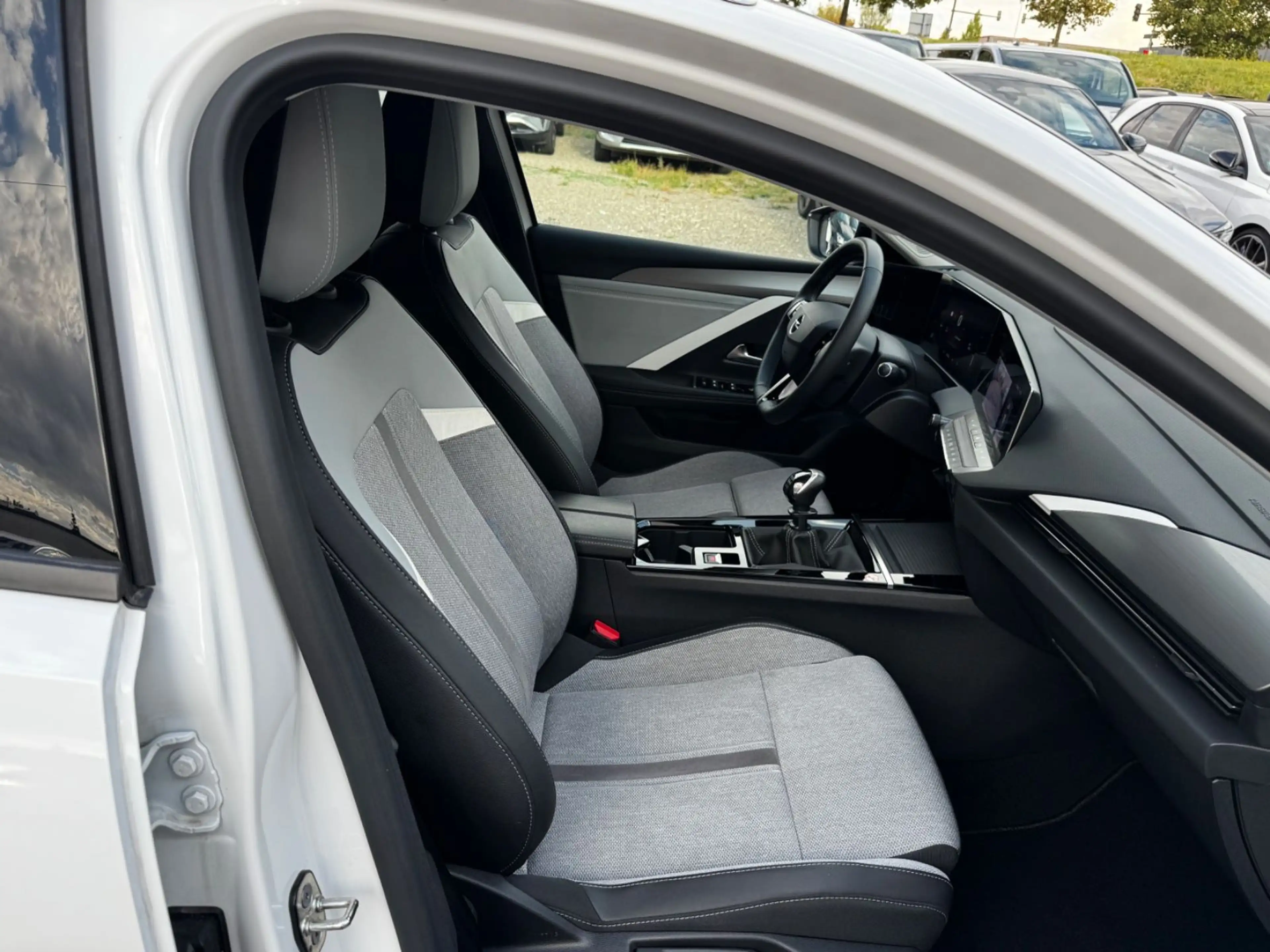 Opel Astra ST 1.5 Diesel Business Elegance — photo 14