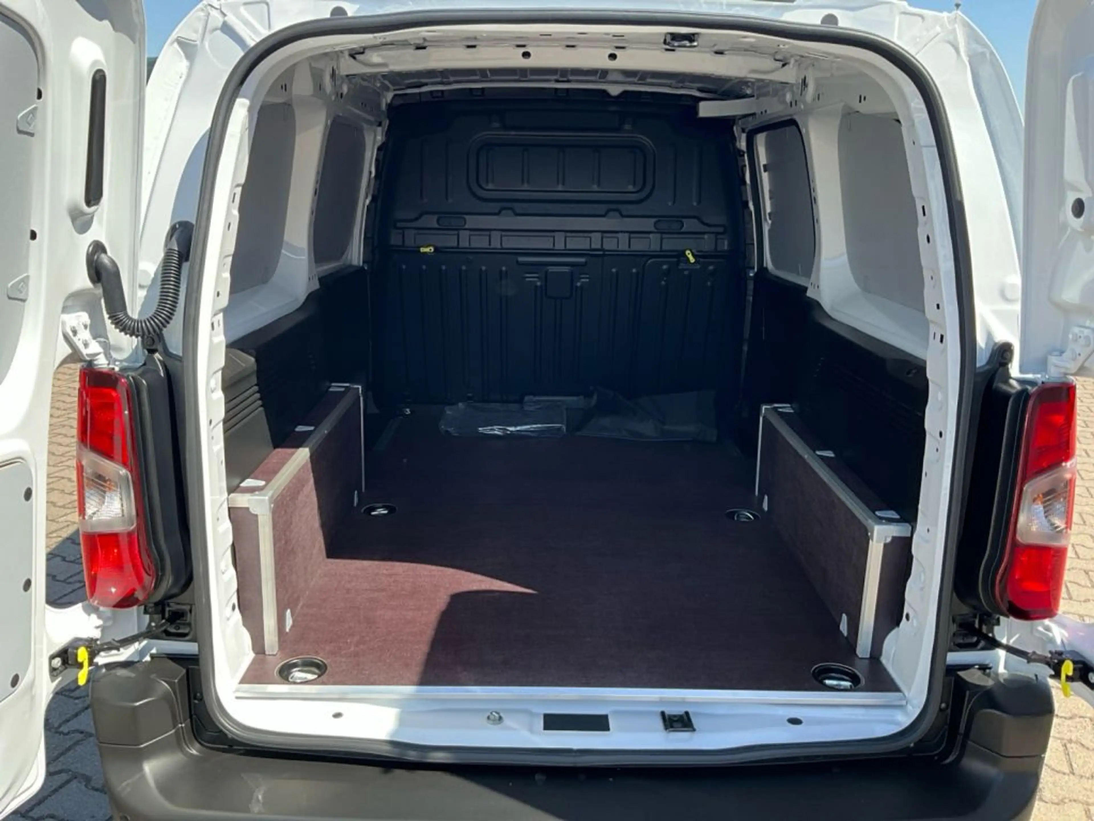 Peugeot Partner e-Partner XL EHZ (50kWh) — photo 10