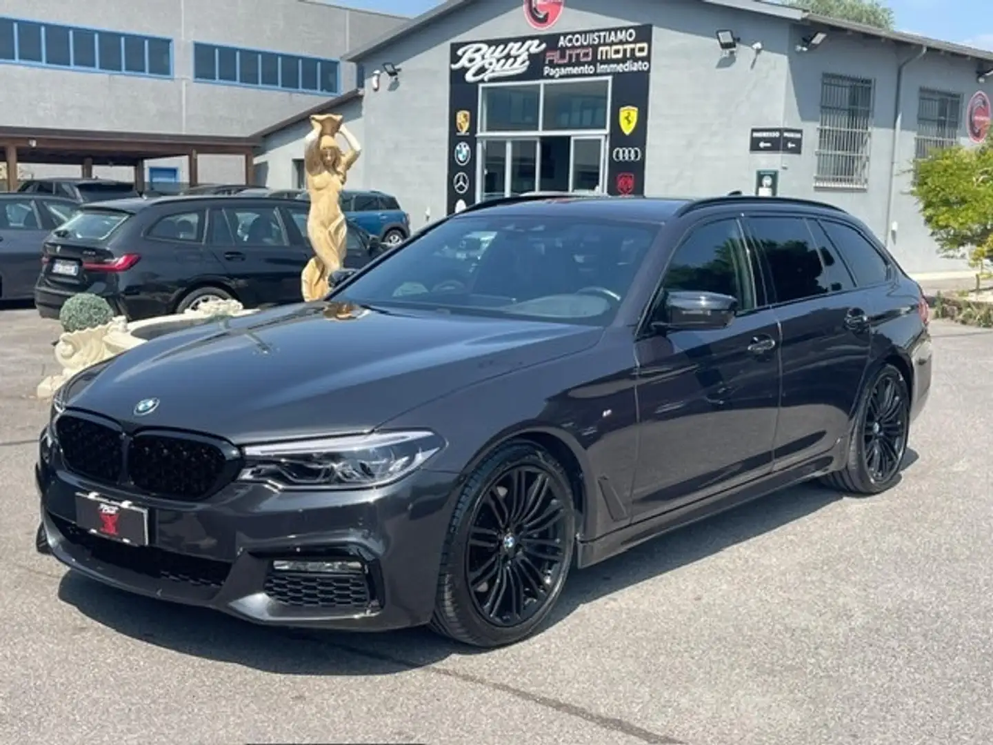 BMW 525 525d Touring xDrive Msport Zwart - 1