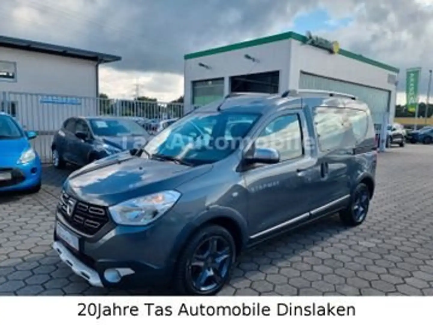Dacia Dokker TCe 115 Stepway Celebration"1.Hand"Dacia S-Heft... Gris - 1