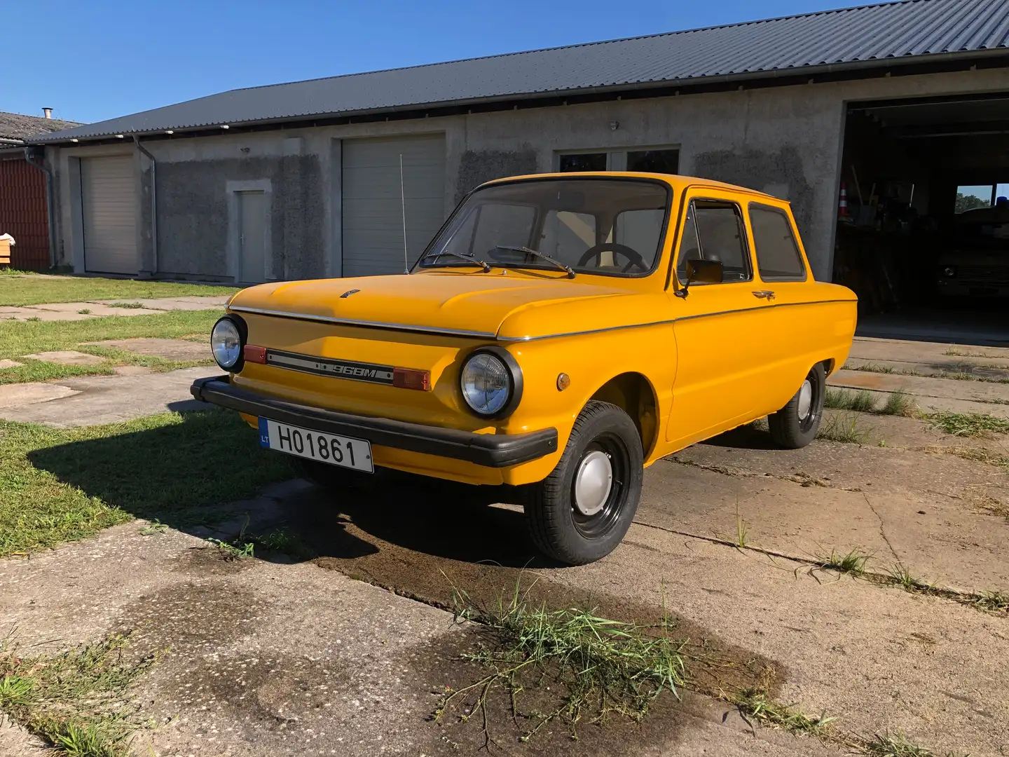 ZAZ 968 Yellow - 1