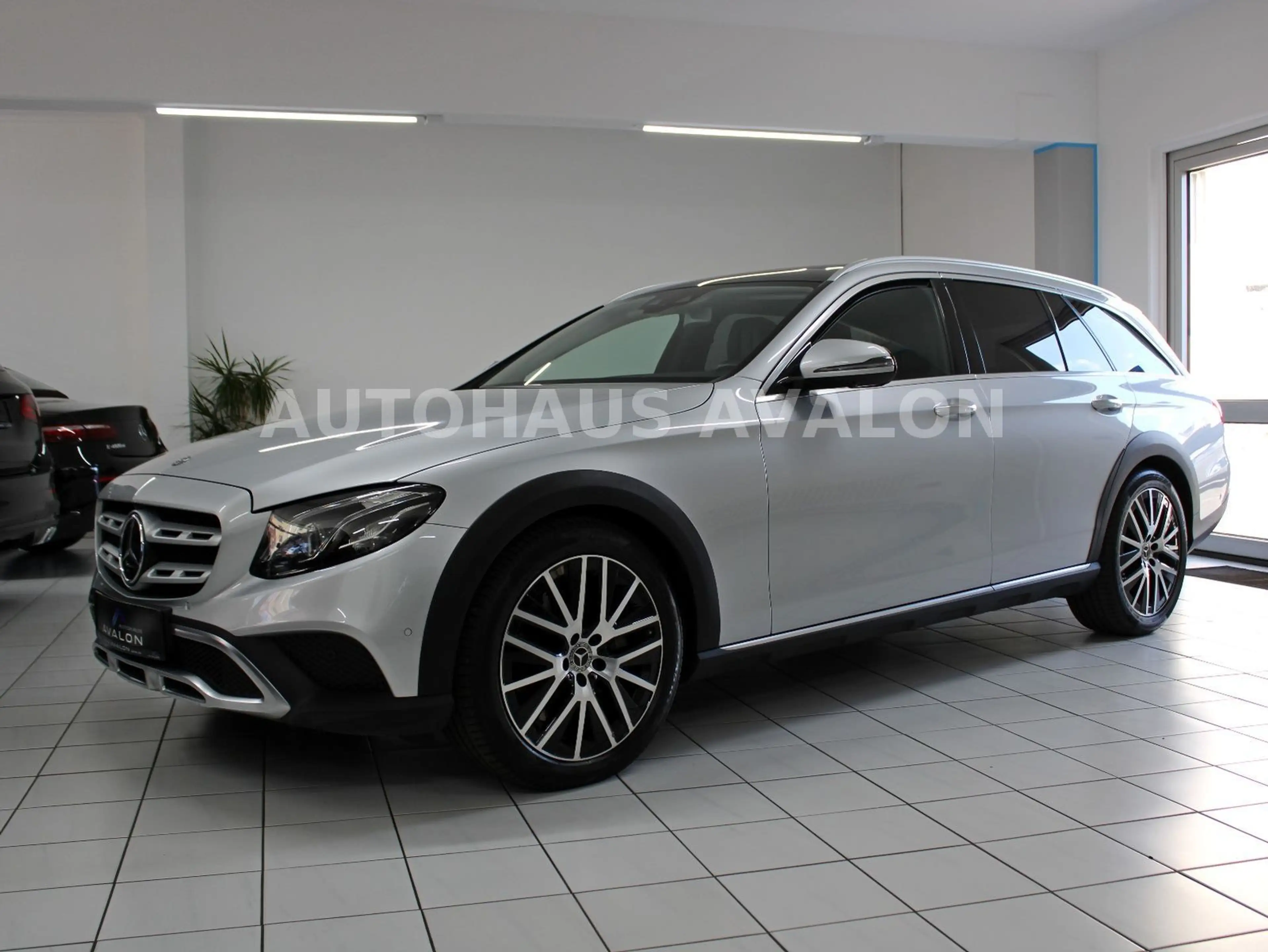 Mercedes-Benz E 400 d 4M All-Terrain*PANO~STANDHZ~AHK~MEM~BURM® — photo 3