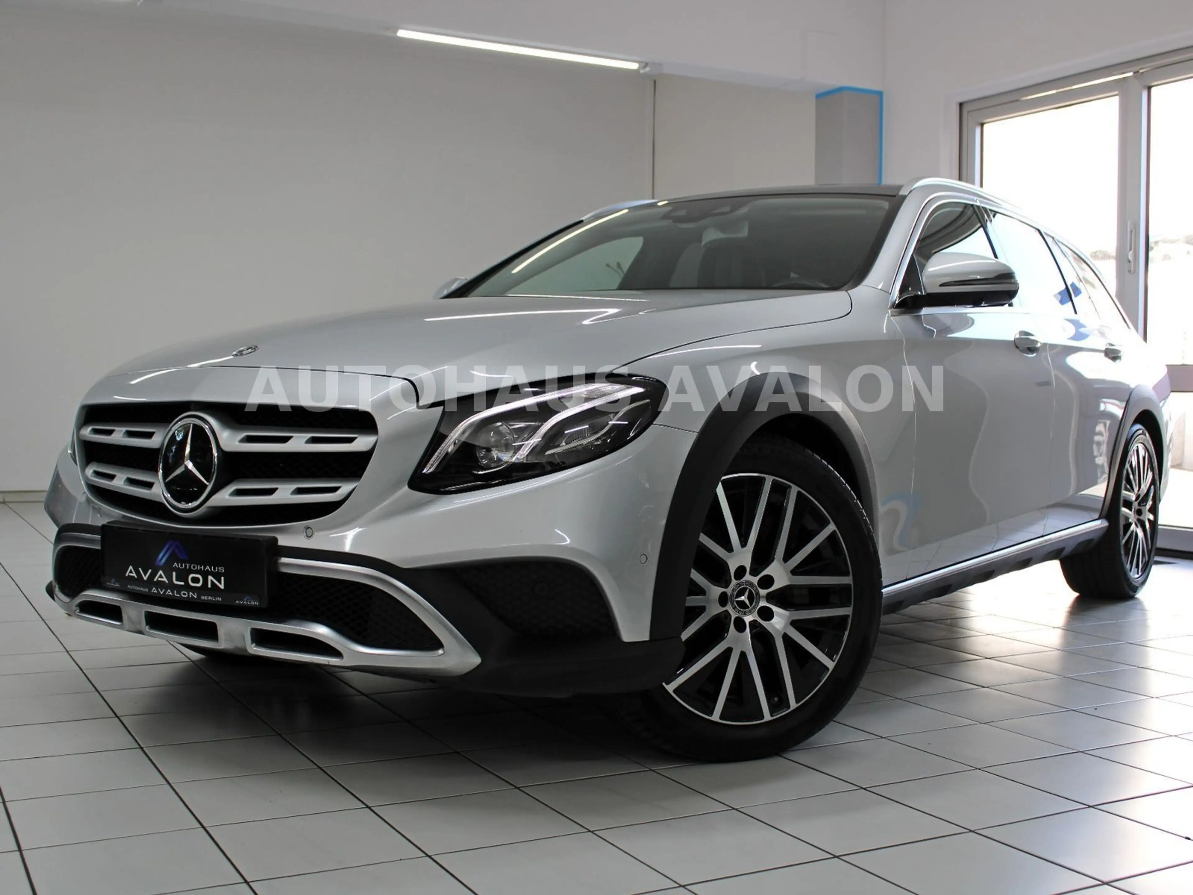 Mercedes-Benz E 400 d 4M All-Terrain*PANO~STANDHZ~AHK~MEM~BURM®