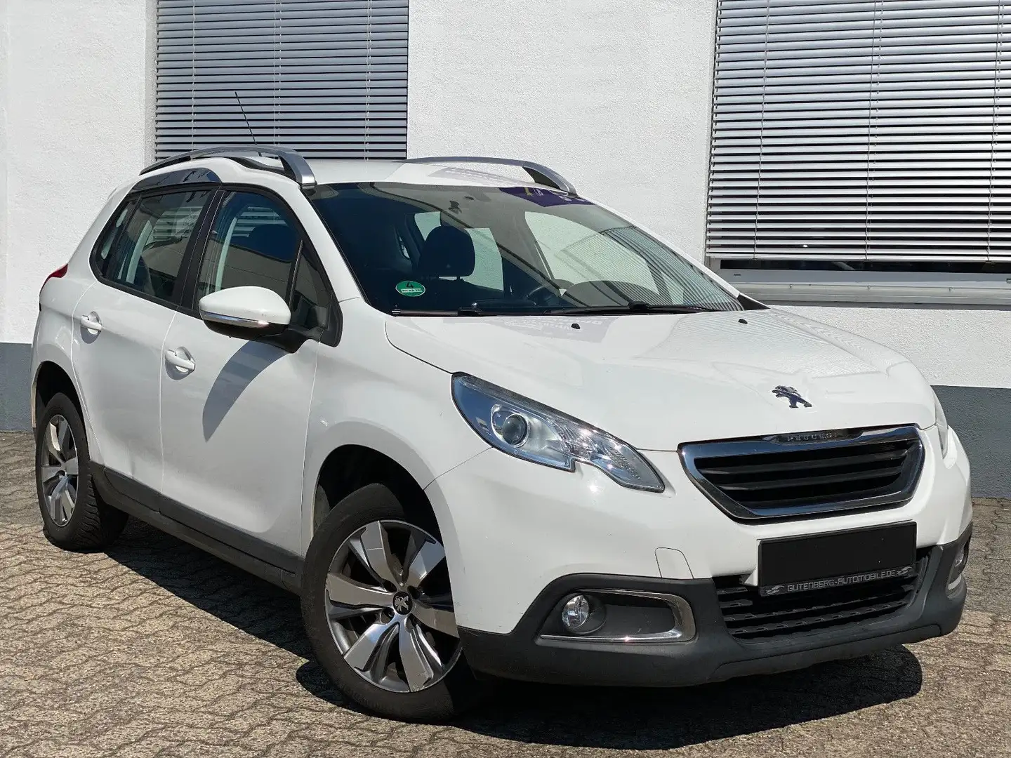 Peugeot 2008 Active HDi * Navi / Alu / Klima / Parkhilfe Weiß - 1