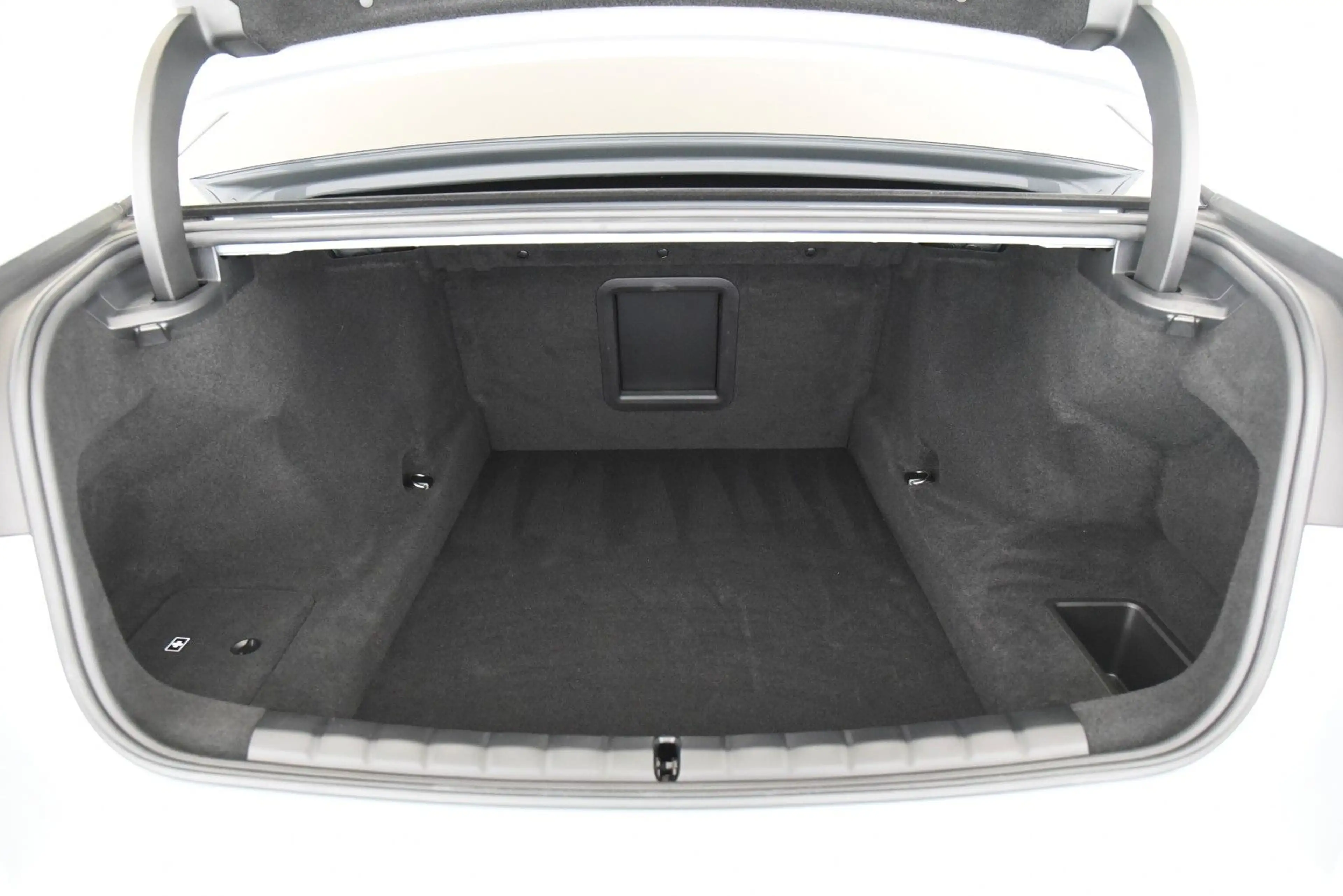 BMW 740 d xDrive M Sport Pro ACC LED Pano HUD B&W — photo 9